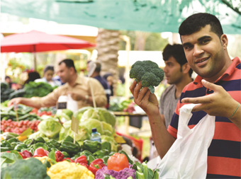Gulf Weekly Early-risers enjoy Farmers Market feast